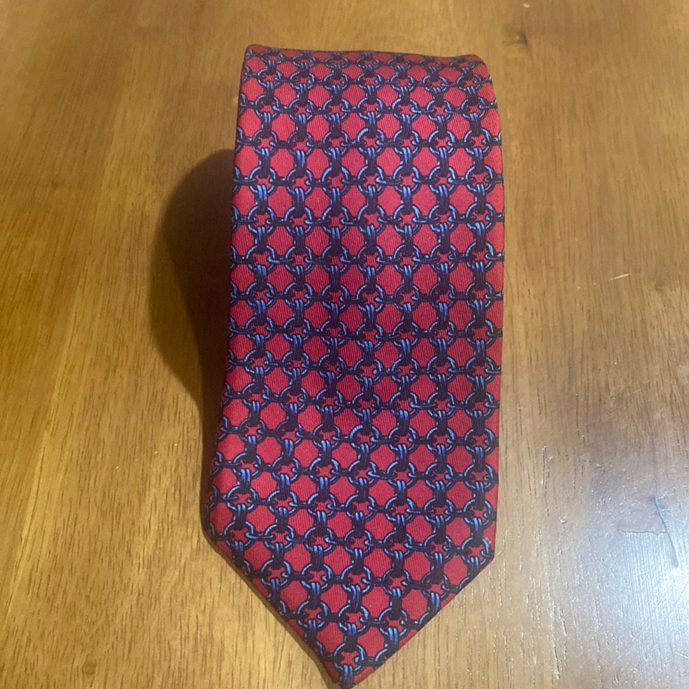 Hermes mens red chain link print 100% silk luxury business neck tie 59 EA